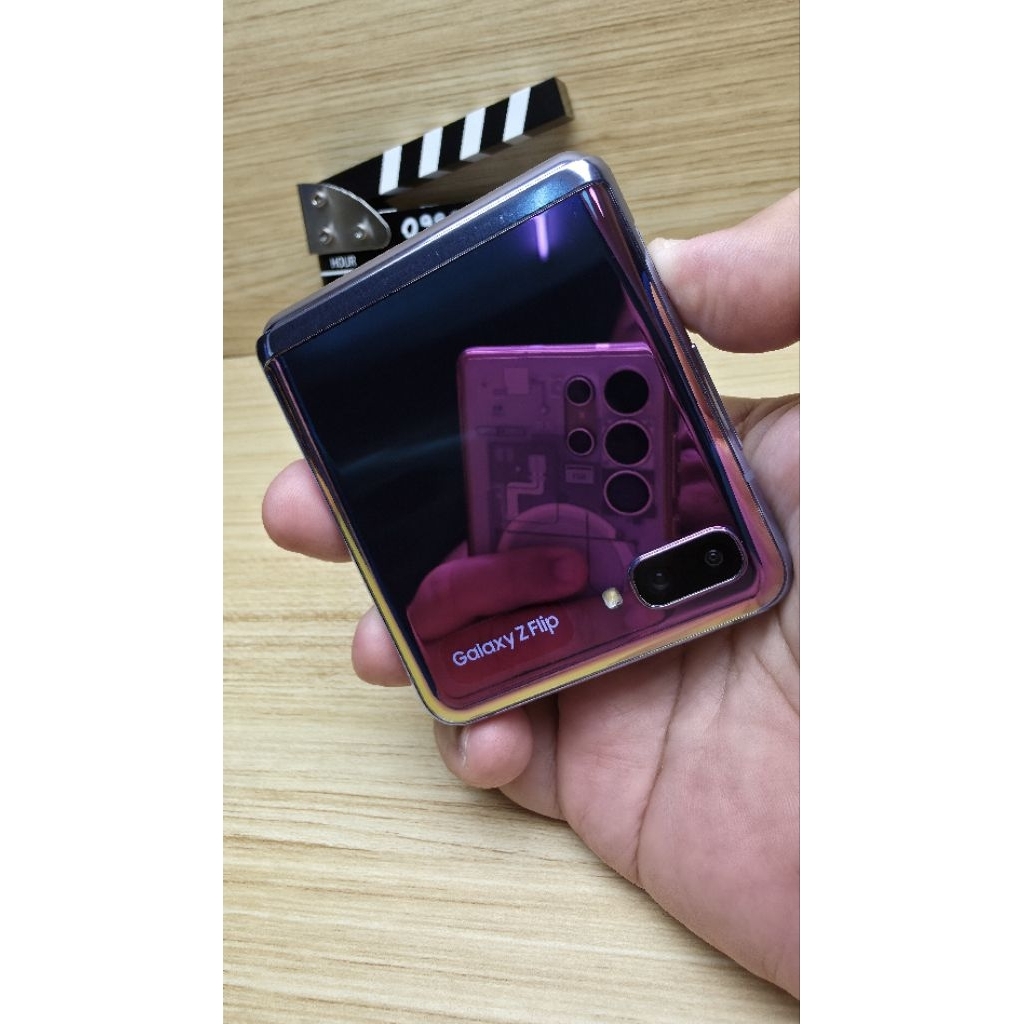 Samsung Galaxy Z Flip1