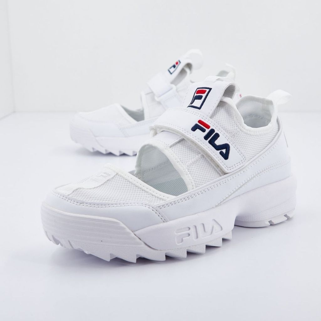 รองเท้าผ้าใบ FILA มือสอง
