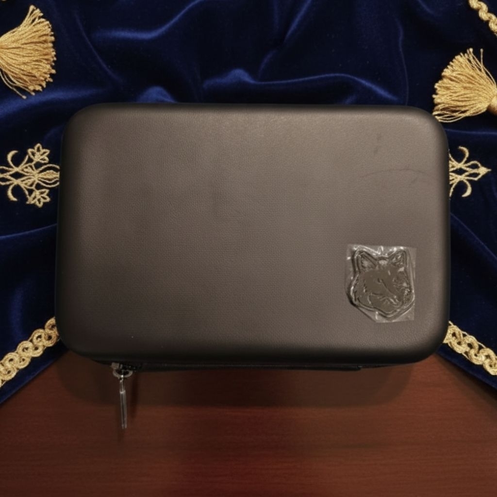 EVA Air collab Maison Kitsuné กระเป๋าสายการบิน EVA Air