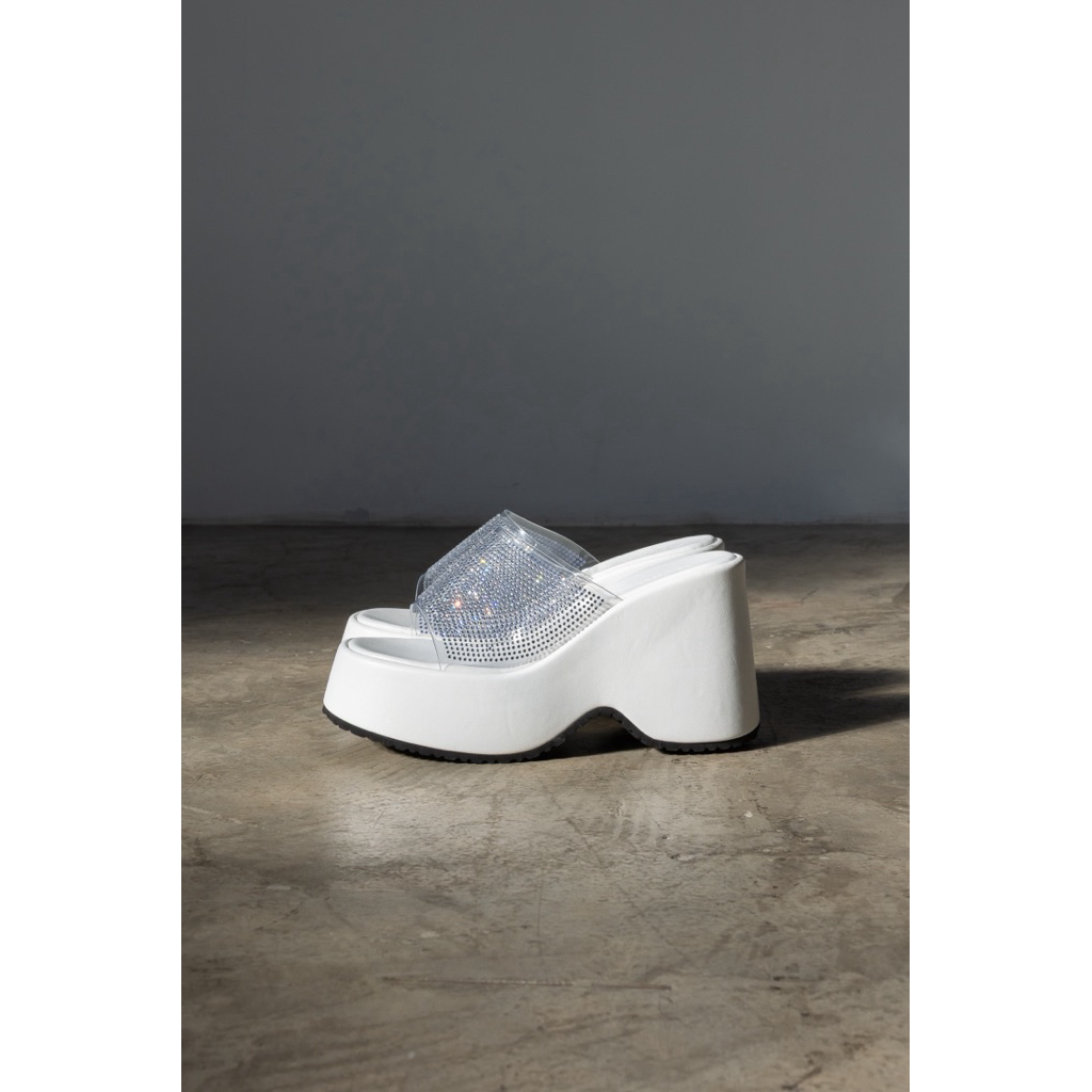 511-11 รองเท้าเสริมส้น แบบสวม แต่งเพชร