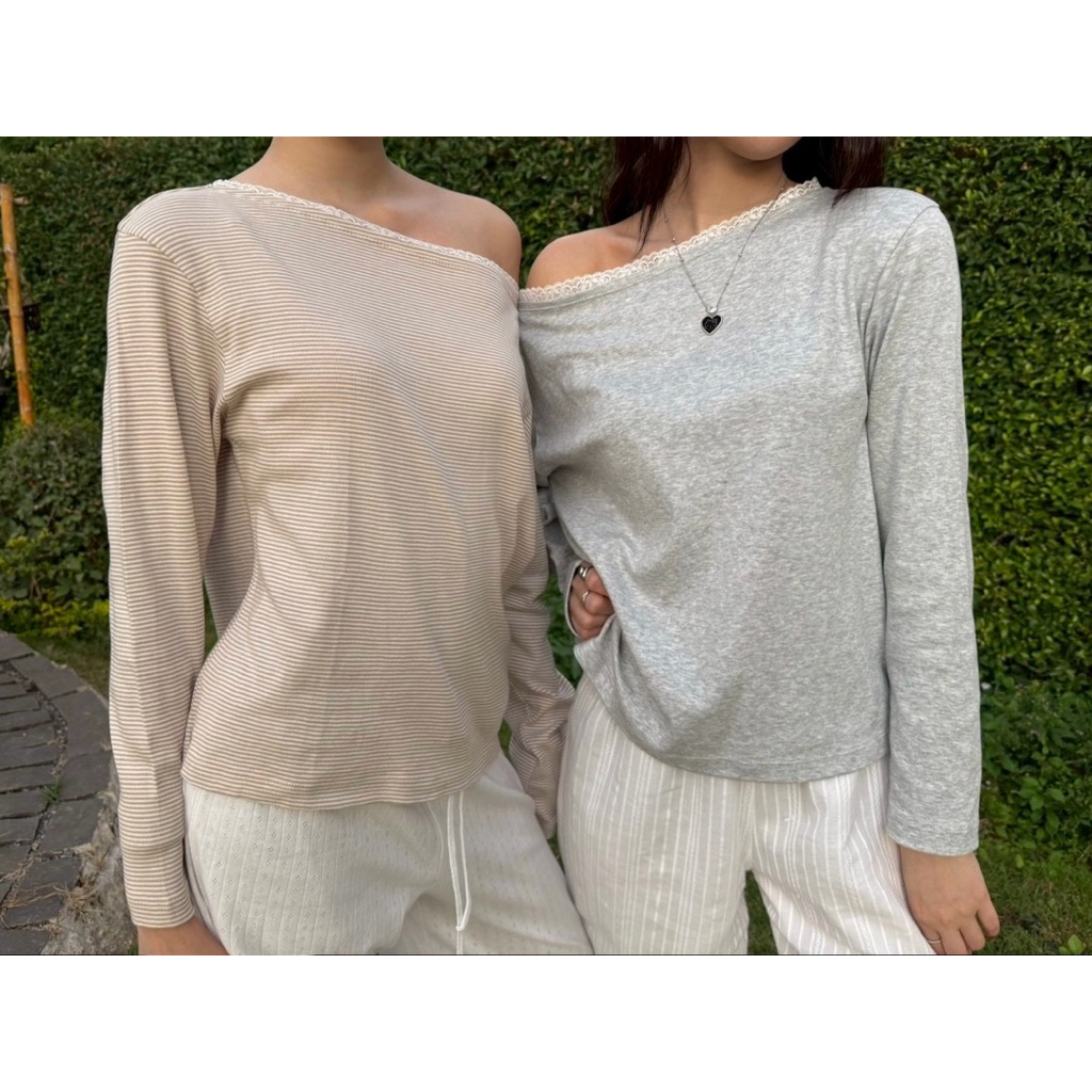 Lola - off the shoulder top เสื้อแขนยาวปาดไหล่ ขอบลูกไม้