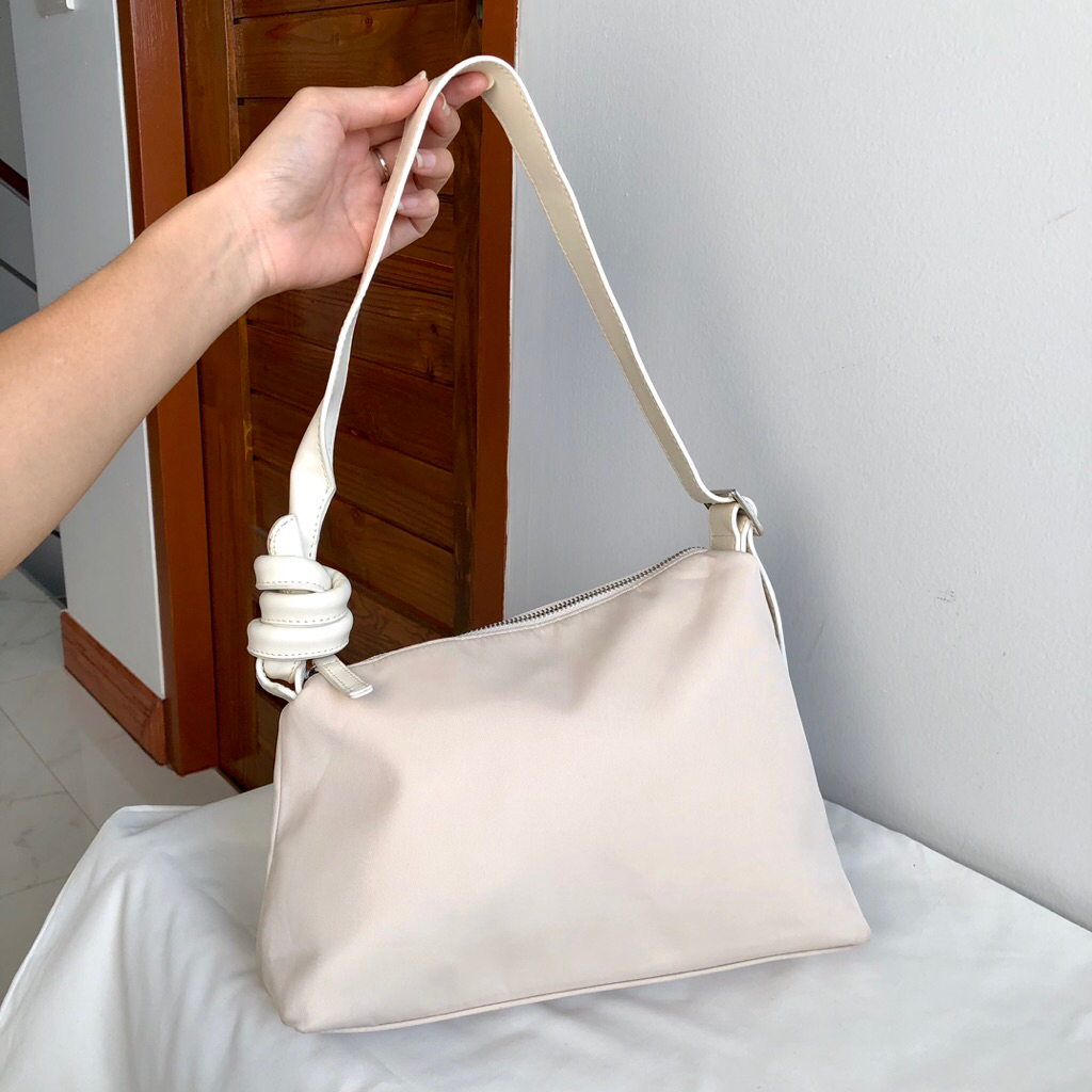 4our b Shoulder Bag กระเป๋ามือสองแท้ 💯