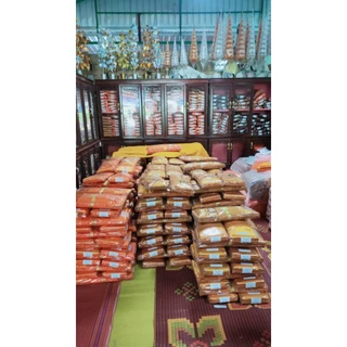 ผ้าไตรมิสลิน 7 ชิ้น ขนาด 2 เมตร เกรดAAA เนื้อผ้านุ่ม ผูกโบว์ทอง สำหรับใช้ถวาย ในงานพิธีต่างๆ