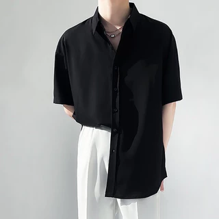เสื้อเชิ้ตสีทึบเกาหลีแฟชั่นผ้าแขนสั้นลําลองระบายอากาศและสะดวกสบายจัดส่งภายใน 24 ชั่วโมง