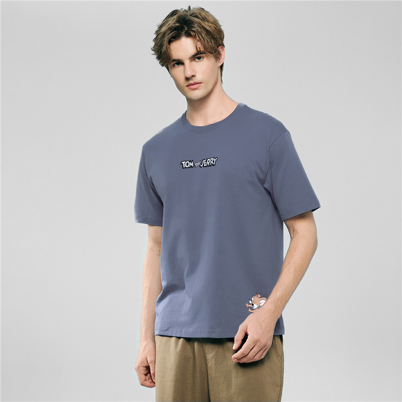 GIORDANO เสื้อยืดผู้ชาย Men's Relaxed Tom and Jerry tee 01096279