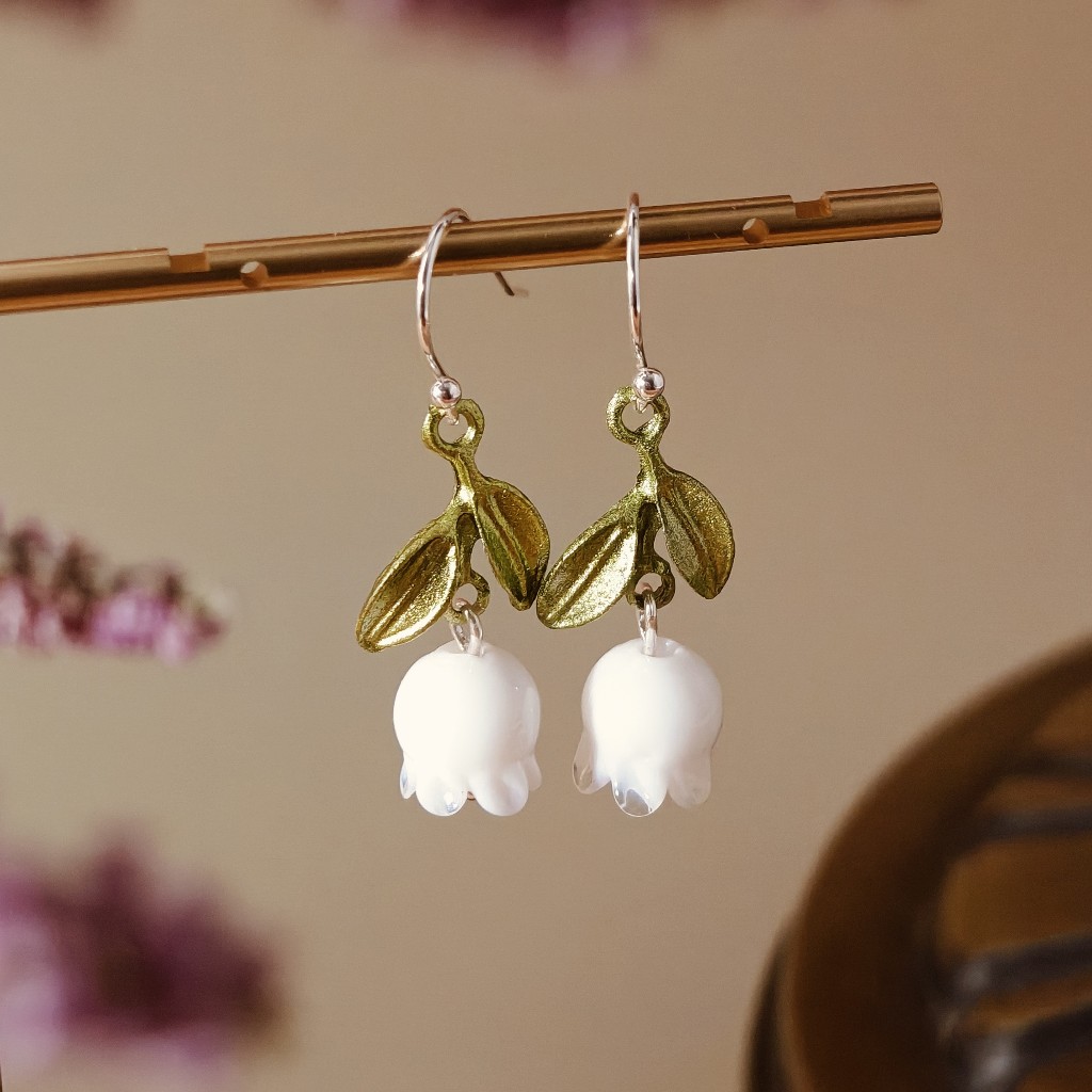 Vachana - Angle in the Forest Earrings (ต่างหูลิลลี่นางฟ้าในทุ่งป่า มีต่างหูเงินแท้ 92.5%)