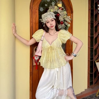 crop..shop เสื้อเเขนตุ๊กตา ลายสวย เว้าช่วงอก เเต่งระบาย สวยลมุนเซ็กซี่ลงตัวสุดๆ ปล่อยชายพริ้ว