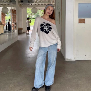 BY0425 เสื้อไหมพรมปาดไหล่สไตล์สตรีท ทอลายดอกไม้ benly co
