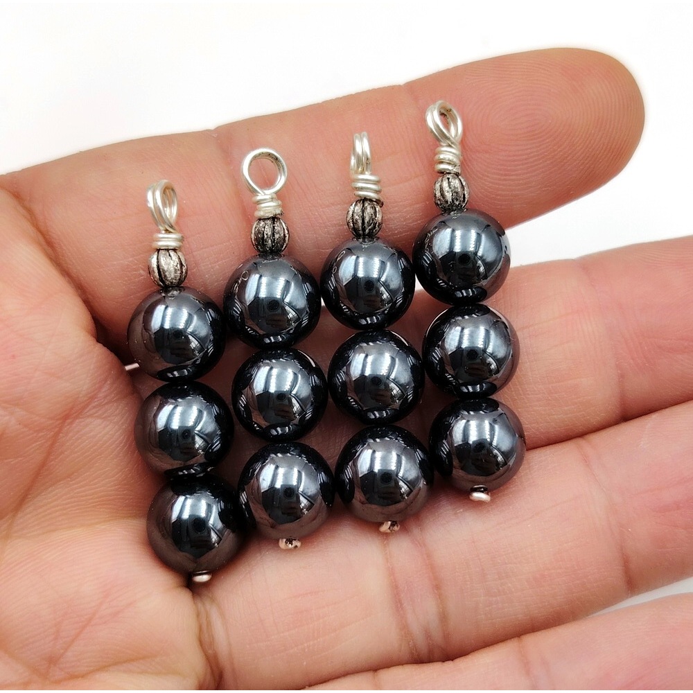 [หินแห่งการปกป้อง] จี้แร่เฮมาไทต์ (Hematite) เม็ด 10 มิล 3 เม็ดเรียงสวย งานดัดลวดเงิน สุ่มเลือกจำนวน 1 ชิ้น ราคา ถูกที่สุด ดีลบีเคเค