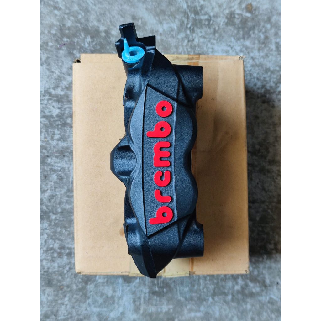 Brembo Suzuki 108mm ปั๊มเบรค ข้างขวา ของใหม่ แท้ สีดำ โลโก้แดง