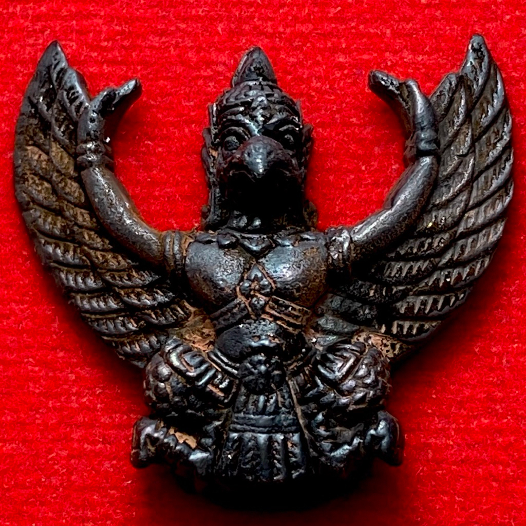 พญาครุฑเล็ก มหาอำนาจ รุ่น ไตรมาส หลวงปู่ทิม วัดละหารไร่ จ.ระยอง ปี 18