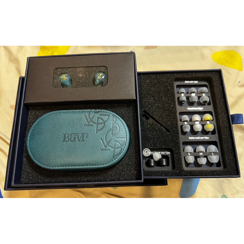 BGVP Phantom Special edition หูฟัง Hybrid 8 ไดรเวอร์ 2BA+2DD+2EST+2BCD สภาพใหม่  มีปนะกันศูนย์เหลือ 