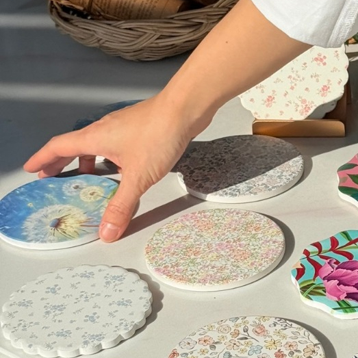 ที่รองแก้วลายดอกไม้ แผ่นหินซับน้ำ มีซองกระดาษทุกชิ้น - รูปที่ 2