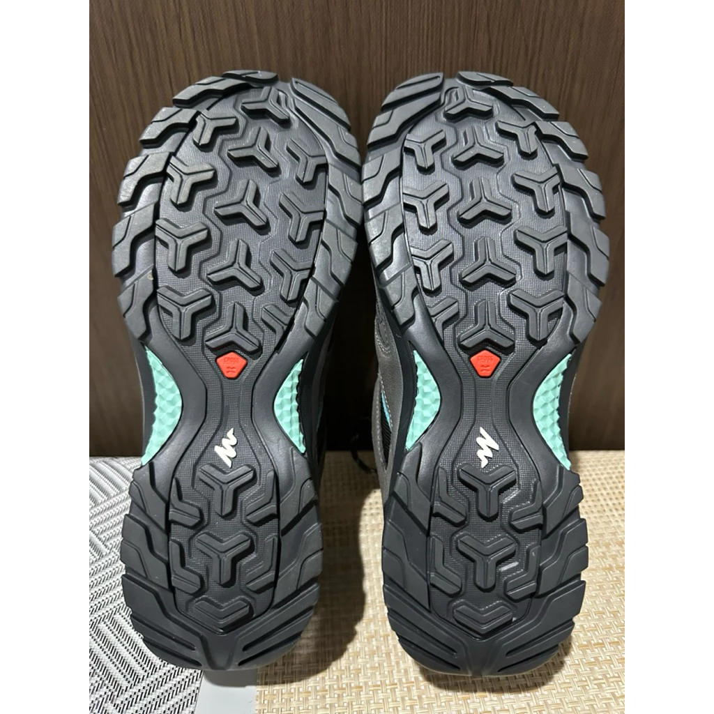 รองเท้าเดินป่าผู้หญิง Decathlon Women Walking Shoes MH100 กันน้ำ สีเทา thumbnail 6