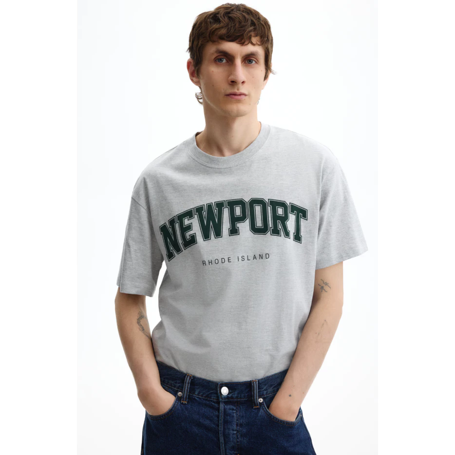 H&M(เอชแอนด์เอ็ม) เสื้อยืดลายพิมพ์ทรงหลวม Men Loose Fit Printed T-shirt 1313924_3