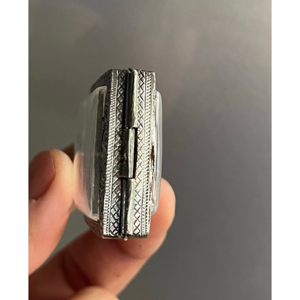 ตลับเงินแต่งเก่าใส่ขุนแผน ขนาดตลับ2.7x4.7cm รูปที่ 4
