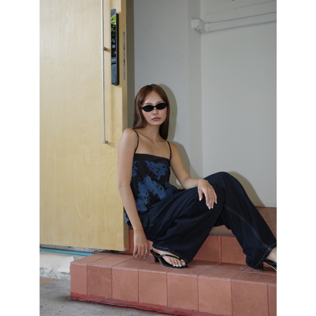 BXB - Sylvie Lace Top สายเดี่ยวผ้าลูกไม้ซาติน