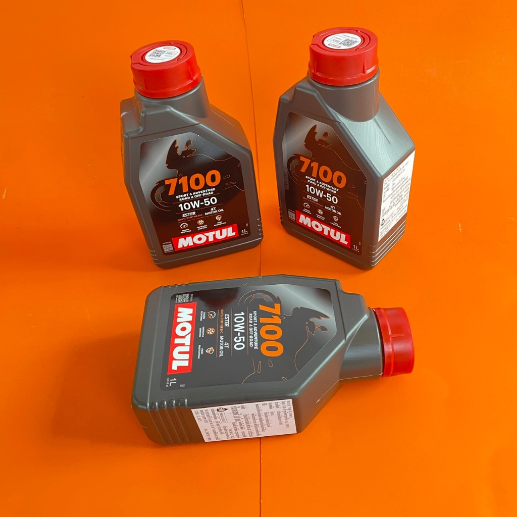 น้ำมันเครื่อง MOTUL 300V 10W-501ลิตร