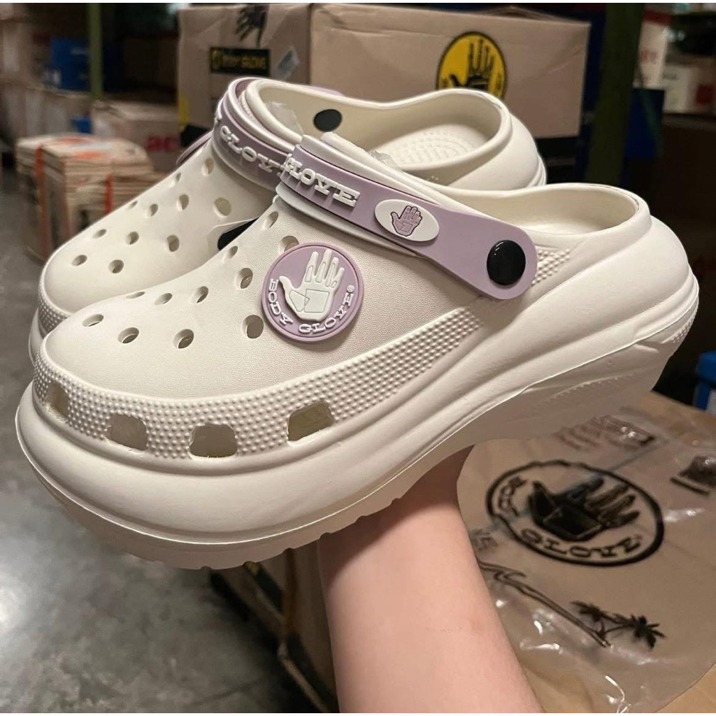 BODY GLOVE  รองเท้าหัวโต เสริมส้น 6 ซม. รองเท้าดีไซน์ โดดเด่น สำหรับผู้ที่ต้องการรองเท้าสไตล์และทันสมัย