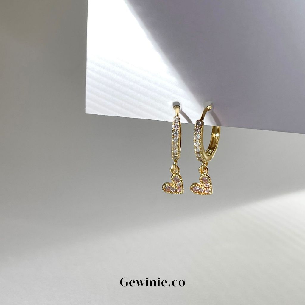 Gewinie.co - LOVE earrings ต่างหูหัวใจ