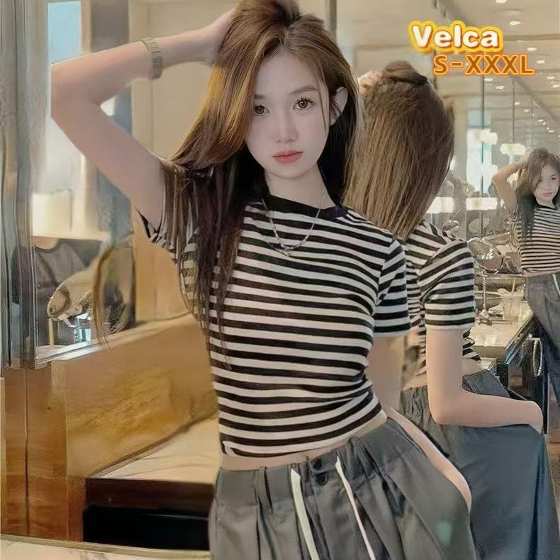 ส่งไวจากไทย เสื้อยืดแขนสั้นลายทางสีดำและสีขาวสไตล์ใหม่สำหรับผู้หญิง  ทรงสั้นเข้ารูป🌸Velca