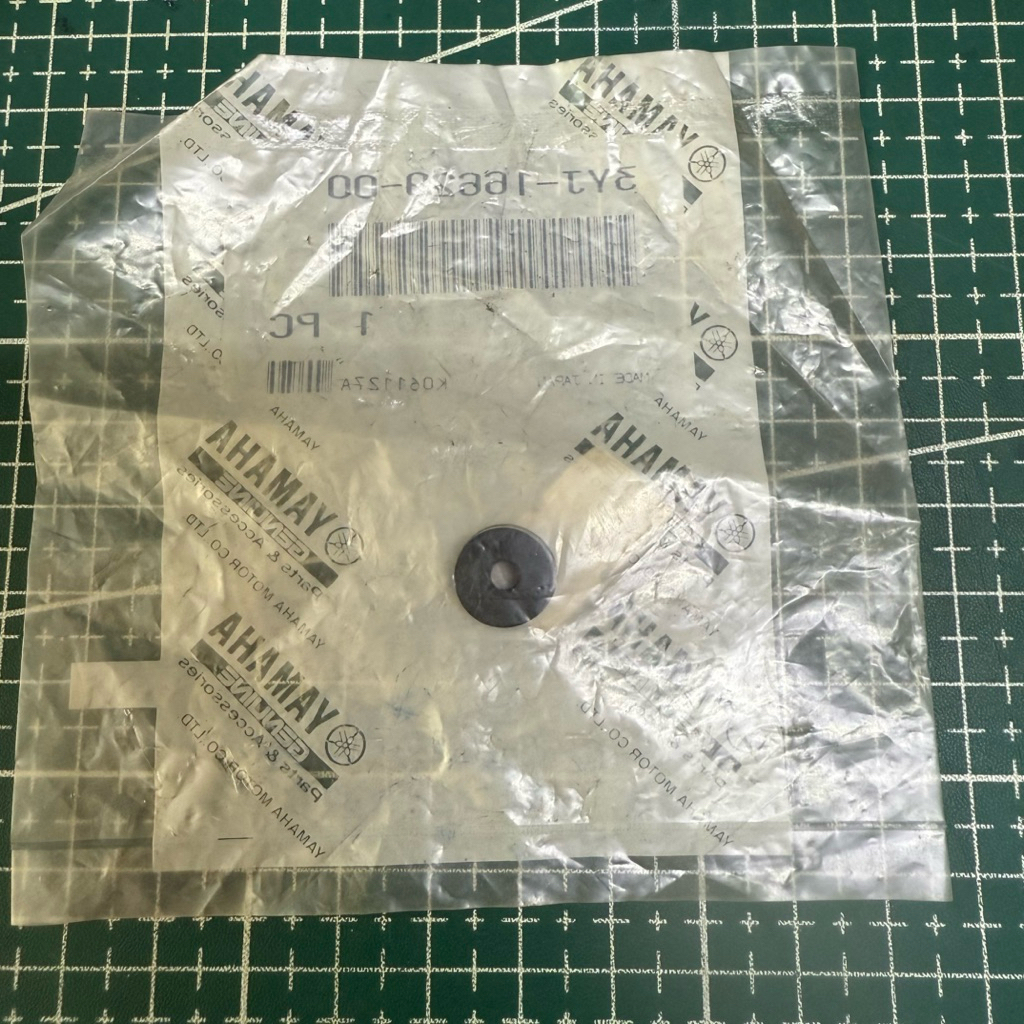 ยาง YAMAHA  3YJ-16629-00 ศูนย์แท้ (150-18-03)