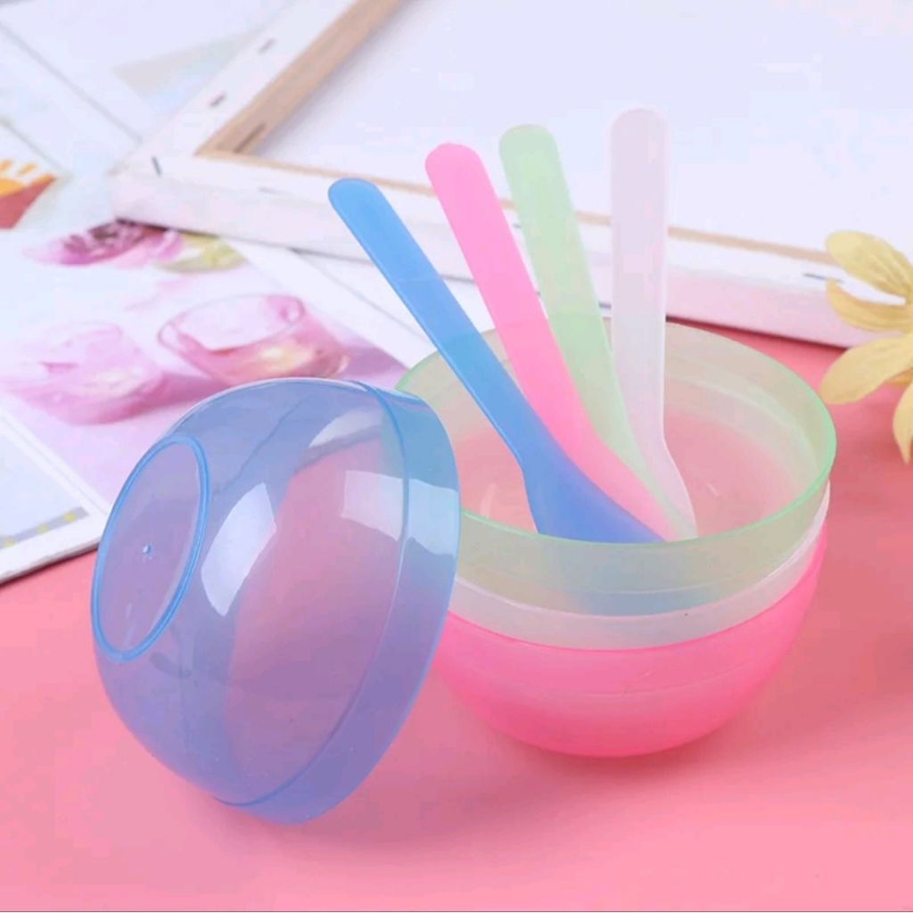 ชุดอุปกรณ์สำหรับผสมมาส์กหน้าด้วยตัวเอง (DIY) ออกแบบมาให้มีขนาดกะทัดรัด ใช้งานง่าย