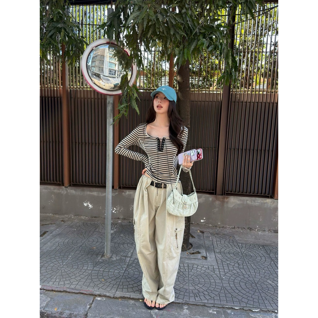 ส่งด่วน 🛵 #26K059 MMFISH 𝗥𝗢𝗠𝗘 𝗪𝗜𝗗𝗘 𝗟𝗢𝗡𝗚 𝗣𝗔𝗡𝗧𝗦 กางเกงขายาวทรงบอลลูน ดีไซน์ชิคทรงฮิต - รูปที่ 3