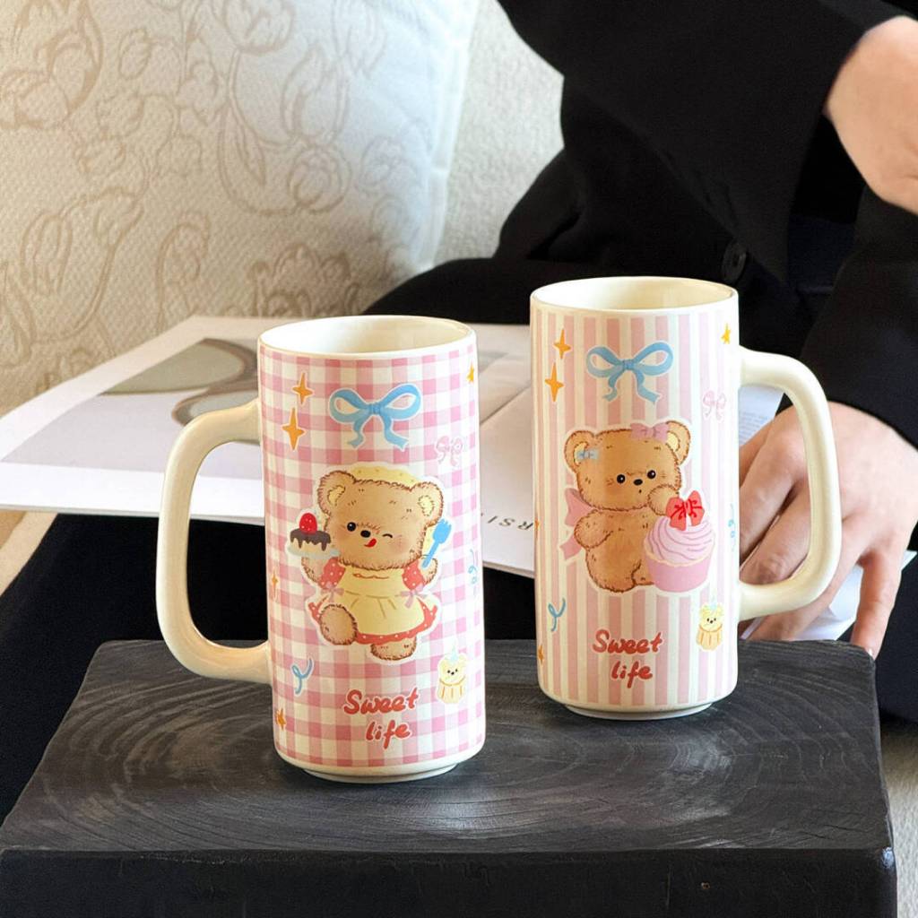 แก้วเซรามิกทรงตรงลายหมีการ์ตูน บรรจุในกล่องของขวัญ เหมาะสำหรับเป็นของขวัญวันเกิด แก้วคู่รัก หรือใช้ในบ้านหรือที่ทำงาน