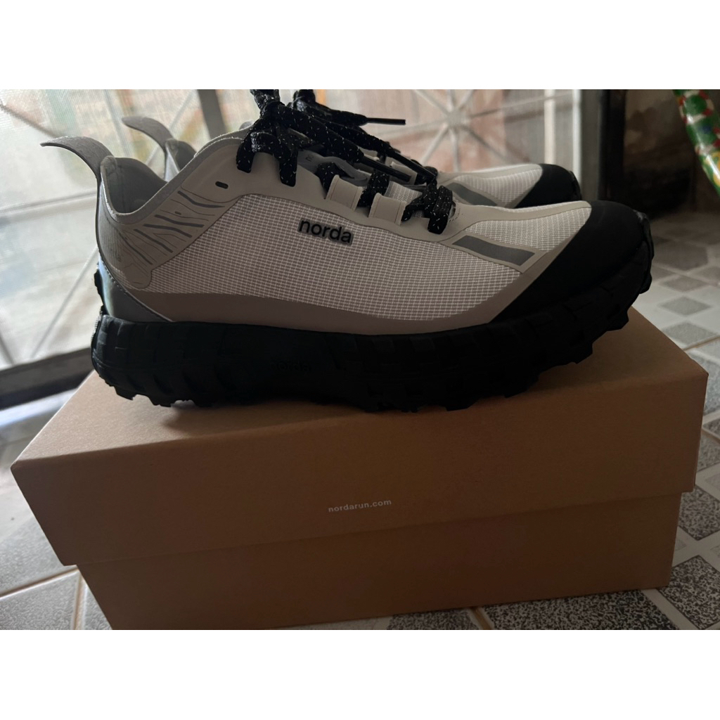 Norda 001A สี Cinder