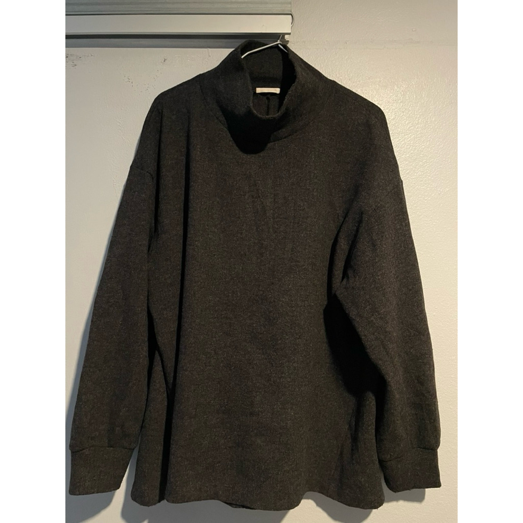 เสื้อแขนยาว คอเต่า GU มือสอง