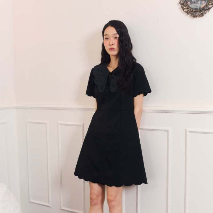 La Mignonne (XS-4XL) Jacquard Frill Dress เดรสทำงานสุดวินเทจ ดีเทลล์ปกงานปัก เพิ่มความน่ารักด้วยปลายกระโปรงแบบหยัก