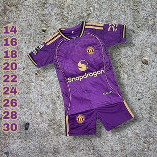 ชุดกีฬาเด็ก MU ฤดูกาลใหม่ล่าสุด 2025 มีไซส์ 14 ถึง 30 เสื้อบอลและกางเกงบอล ใส่สบาย