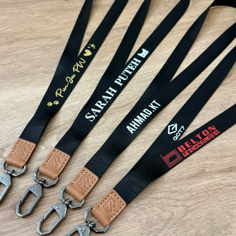สายคล้องคอ ใส่ชื่อ/ข้อความฟรี สายบัตรพนักงาน สีดำ - Personal Lanyard