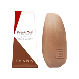 THANN Aromatic Wood Rice Grain Soap Bar 100 g. ทำความสะอาดผิวและสครับผิวในขั้นตอนเดียว พร้อมคืนความมีชีวิตชีวา