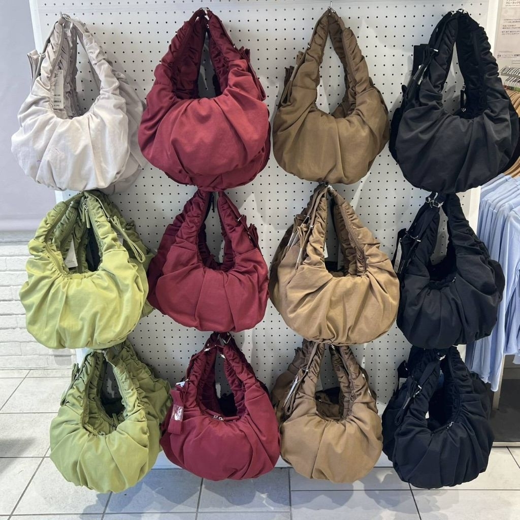 พร้อมส่ง✨️GU Dumpling  Bag ของแท้ 💯 จากญี่ปุ่น