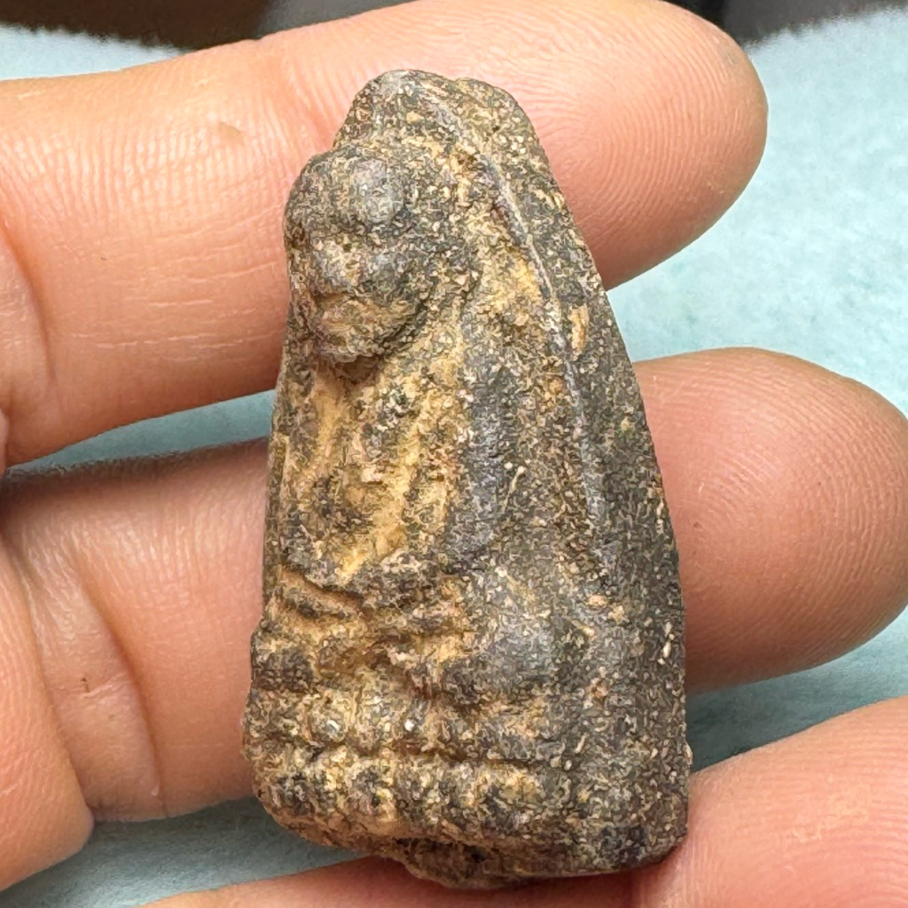 หลวงปู่ทวด วัดช้างไห้ เนื้อว่านผสมผง แห้งเก่าตามรูป - รูปที่ 3