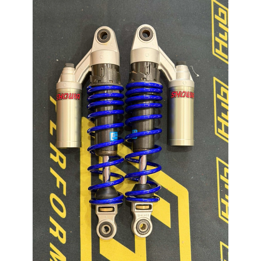 Cb1300 แท้(มือสอง) เซทน้ำมันแล้วสูง 330 พร้อมใช้งานประกันรั่วซึมสองเดือน