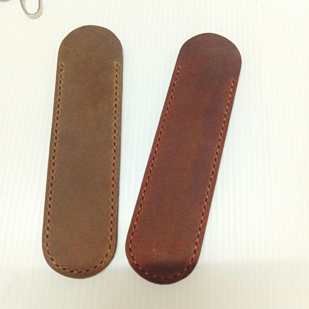 《P01》ซองใส่ปากกาหนังแท้  หนังวัวทุกใบ งานเย็บด้วยมือ(4×15.5cm.) ใส่ 1 ด้าม