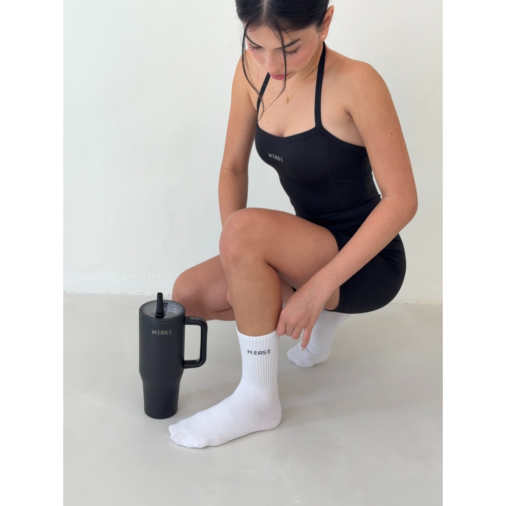 ถุงเท้าปักโลโก้ HERSE ถุงเท้าข้อยาว ออกกำลังกาย Herse Store