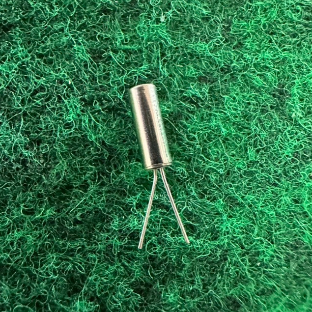 Crystal 32.768kHz 2 Pin 3 x 8 mm , Crystal 32.768kHz SMD 4 Pin จำนวน 1 ตัว