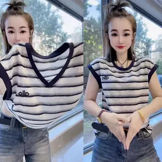 เสื้อยืดแขนสั้นคอกลมลายทางสำหรับผู้หญิง คอลเลคชั่นฤดูร้อนใหม่ปี 2026 ดีไซน์ทันสมัย ​​ปักลาย ทรงหลวม ช่วยให้ดูผอมเพรียว ส