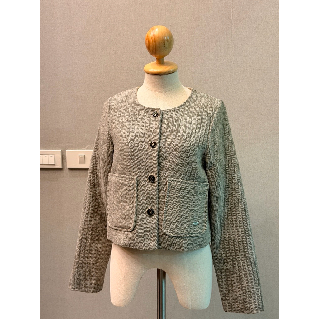 *มือสอง* Faye blazer crop top แบรนด์ swana.ss