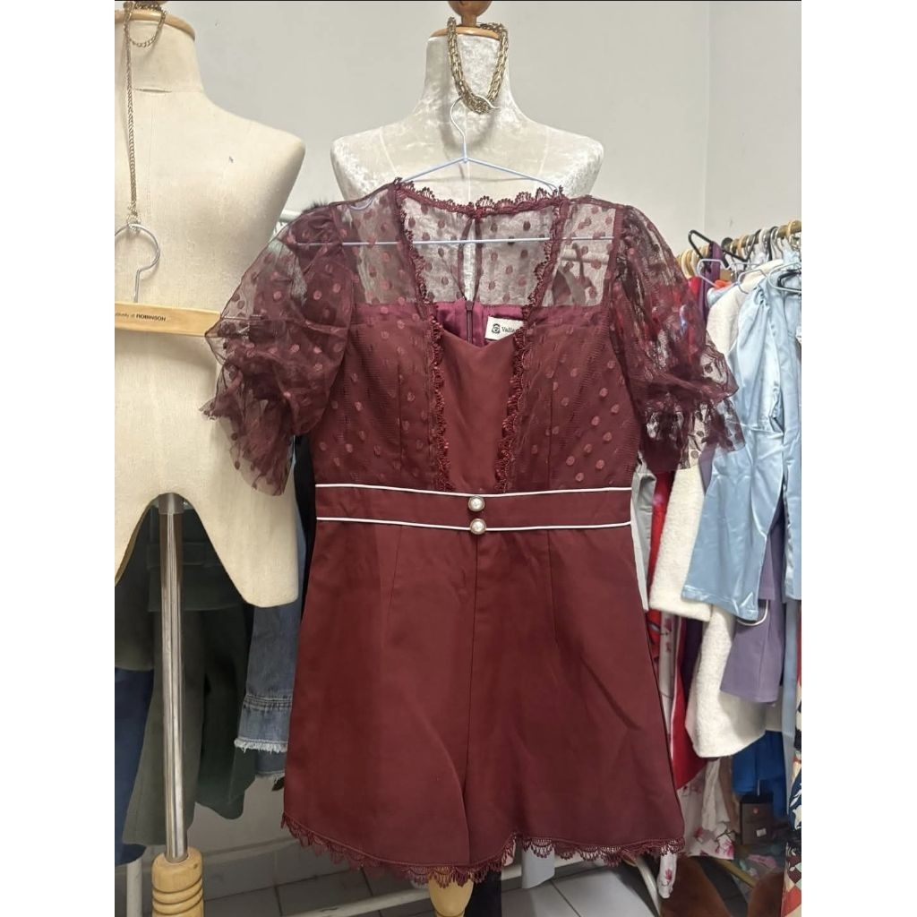 จั๊มสั้นสีแดง Valley Girl sz.L