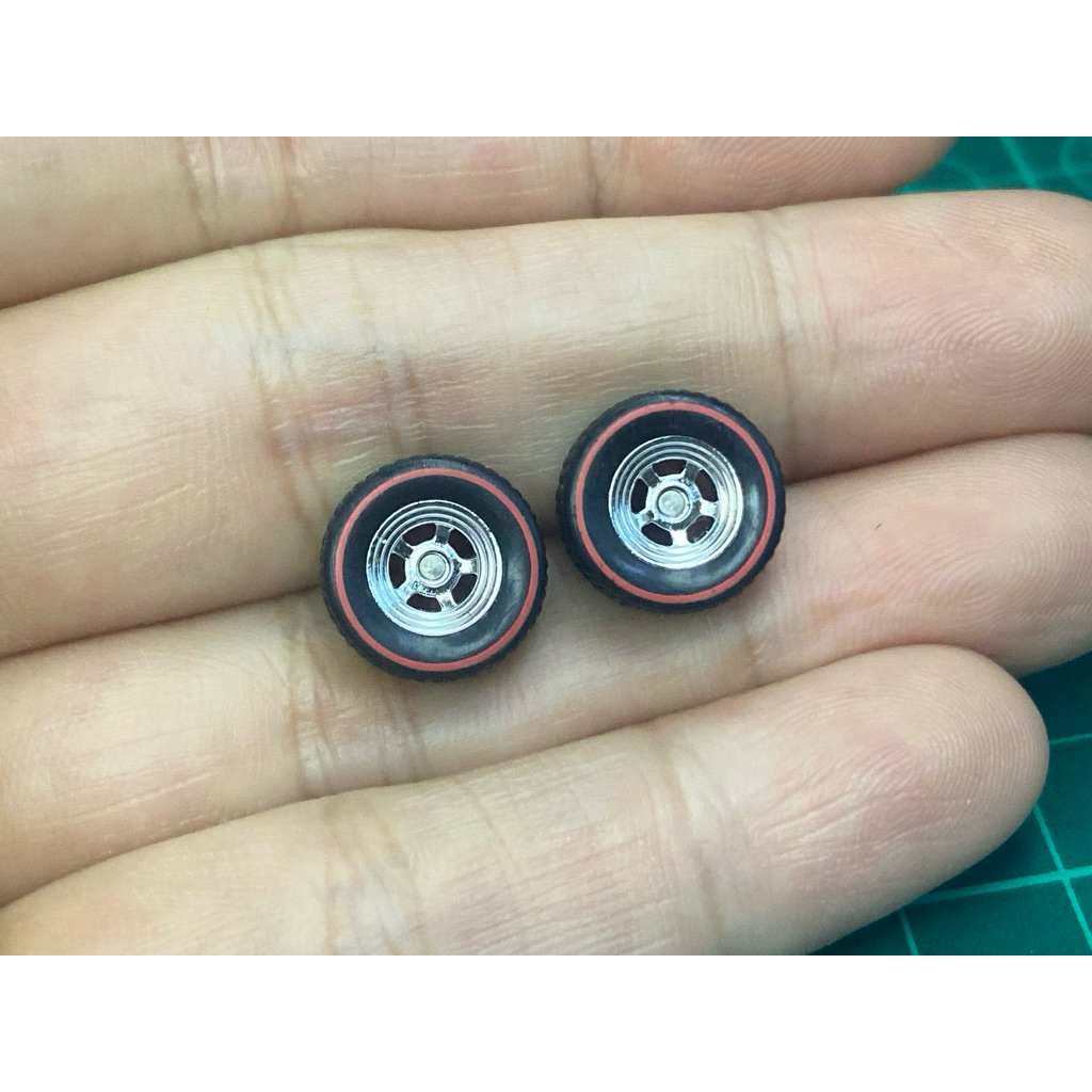 ล้อยาง รถยนต์ 1:64 ขนาด 12.5 MM ลาย 5ก้าน สีโครม ยางถอดได้