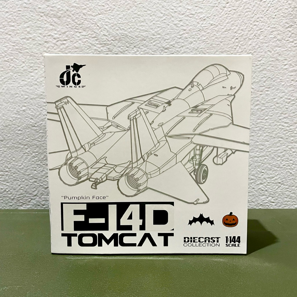 JC Wings 1/144 F-14D Tomcat Ace Combat “Pumpkin face”