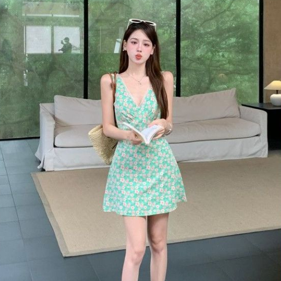 aililai1688 ชุดเดรส แขนกุด สีเขียว คอวี ลายดอกไม้ สีสันสดใส เหมาะกับใส่ซัมเมอร์ ท่องเที่ยว พร้อมส่ง