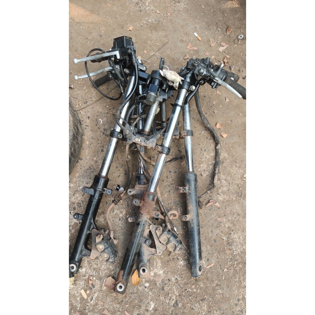 โช๊คหน้า แผงคอ แฮนด์ cbr 150 r มือสองแท้