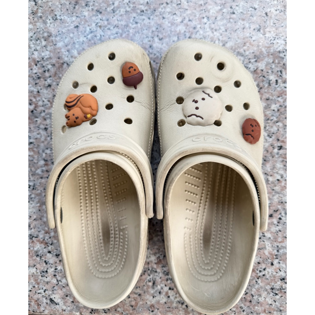 รองเท้าแตะ crocs มือสอง ไม่รวมจิบบิทsize 40