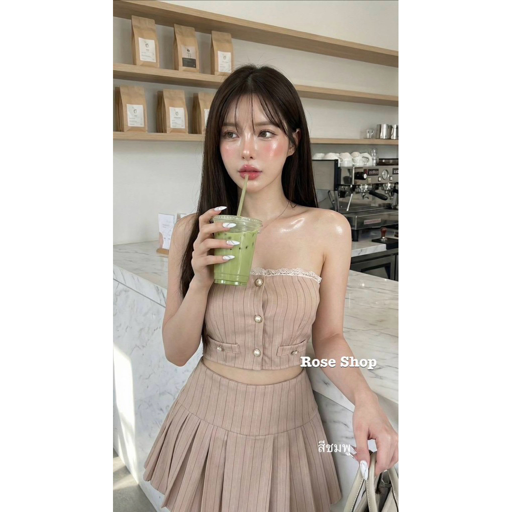 เซท 2 ชิ้น ผ้าสโนริ้ว ผ้านำเข้า สวยมาก     คอลใหม่ฉบับบ สาวเวียดนามเสื้อเกาะอก ติดกระดุมหน้า มาพร้อมกระโปรง ผ้า มี ซับใน - รูปที่ 2